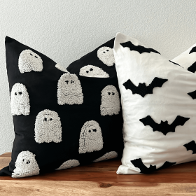 Tufted throw pillow cover, Halloween and fall décor (Style: Bat)